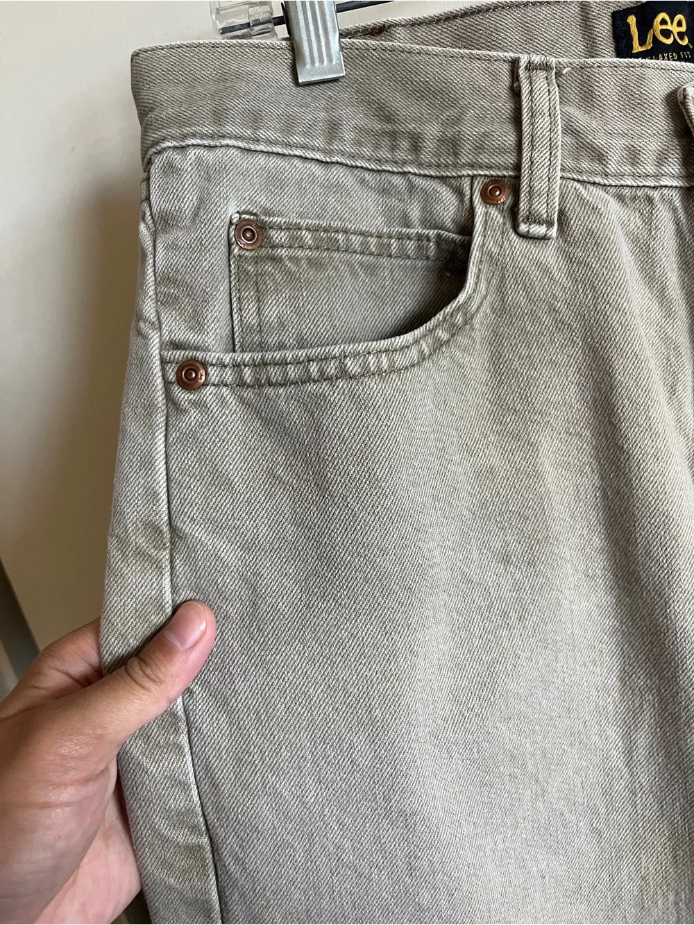 Vintage Lee Men's Relaxed Straight Jeans in beige/grey